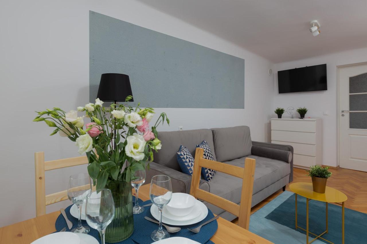 Stars Apartaments City Center By Noclegi Renters Warsaw Exterior photo