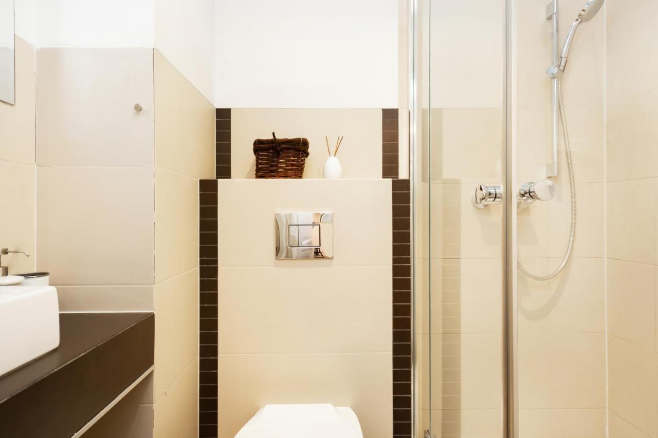 Stars Apartaments City Center By Noclegi Renters Warsaw Exterior photo